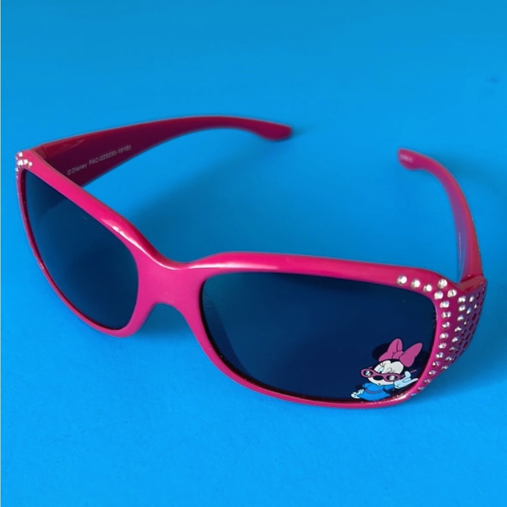 ☀️ Girls Disney Pink Sunglasses with Minnie Mouse Character Accent